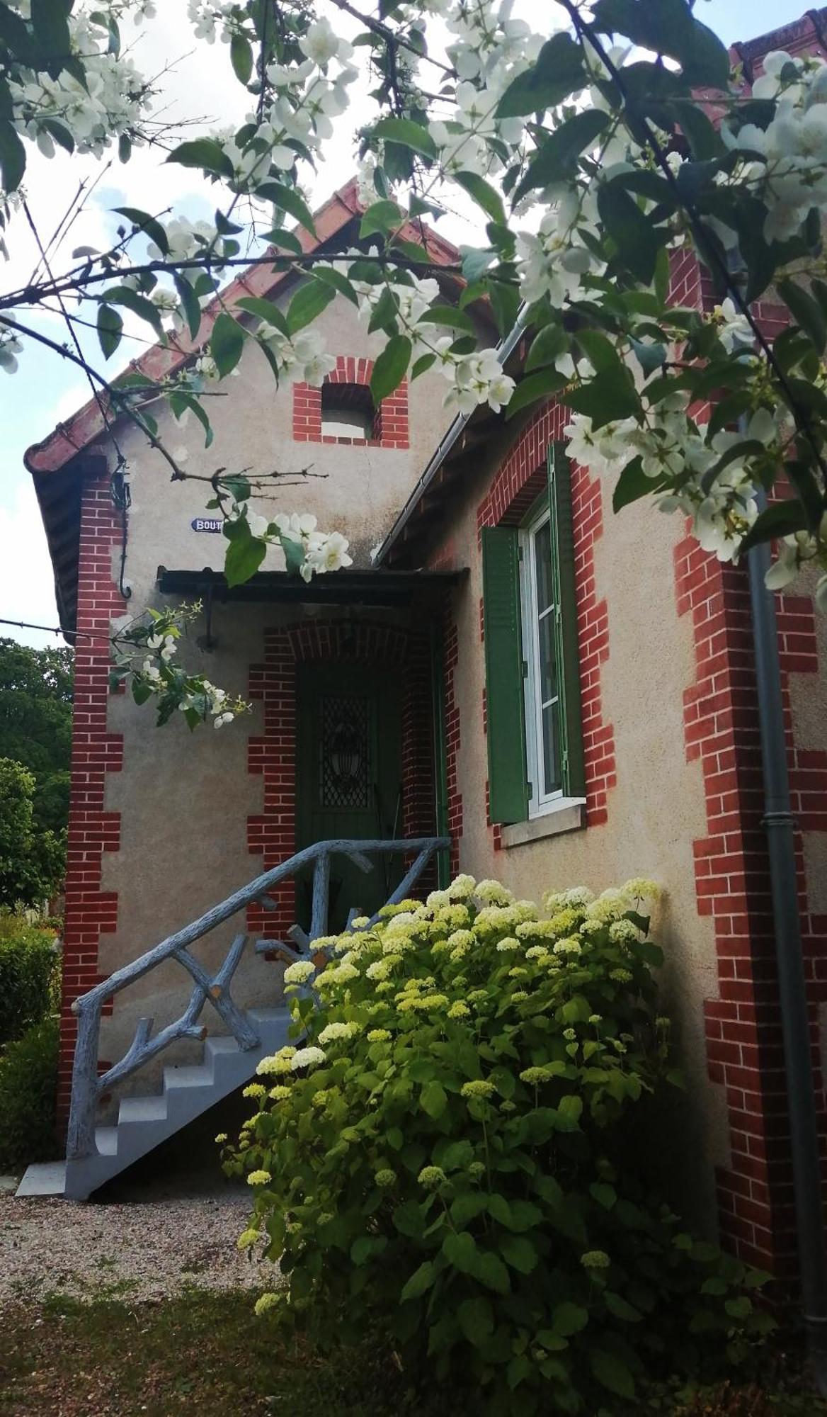 Maison " Bouton D'Or" Au Bord De L'Eau, A 10 Mn De Tours , Meuble Classe Une Etoile 셍 따베흑땅 외부 사진